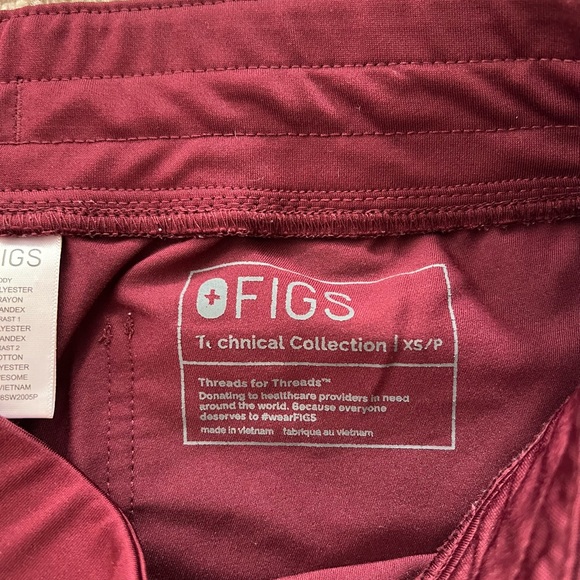 Figs Maroon Technical Collection Scrub Set - Picture 3 of 5
